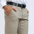 Boss SUPER Celana Panjang Chino Pria Slim Fit Coklat
