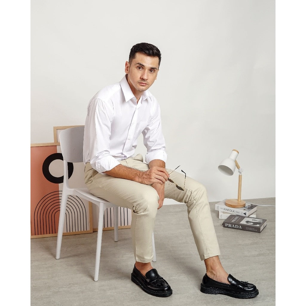 Boss SUPER Celana Panjang Chino Pria Slim Fit Cream